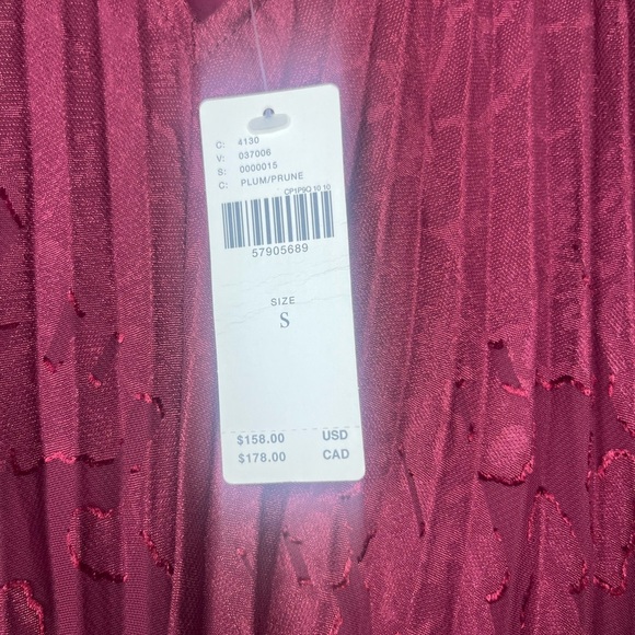 NWT Anthropologie Toulon BellSleeve Pleated Burnout
Mini Dress Plum Size s - Picture 6 of 7